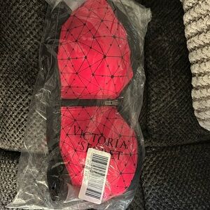 VS Incredible Sports Bra